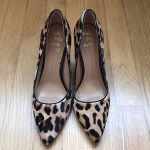 Banana republic medium heel pumps